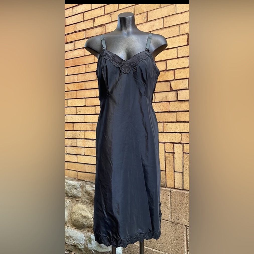 Vintage 50’s 60’s Barbizon Tafredda Black Lace Trim Slip Dress Size 14